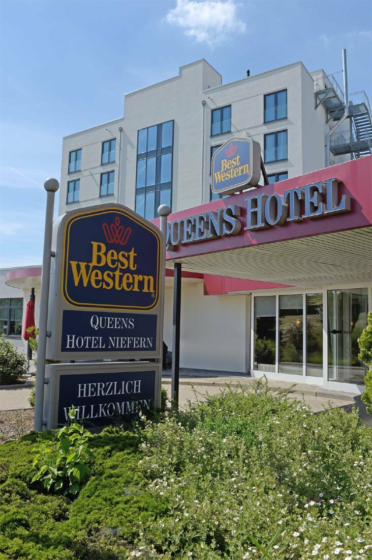 Best Western Queens Hotel Pforzheim-Niefern Εξωτερικό φωτογραφία